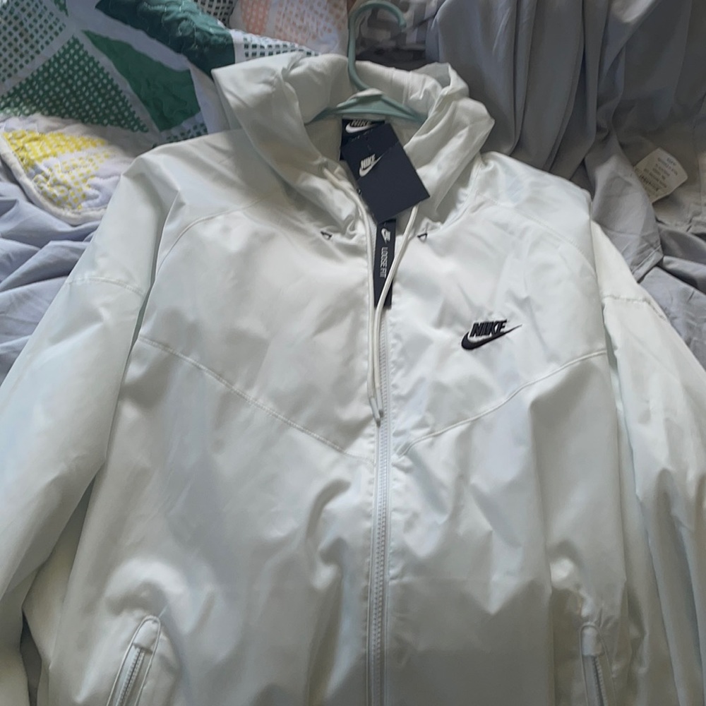 Nike wind breaker size L